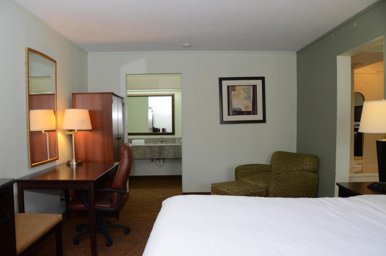 Quality Inn & Suites Covington Экстерьер фото