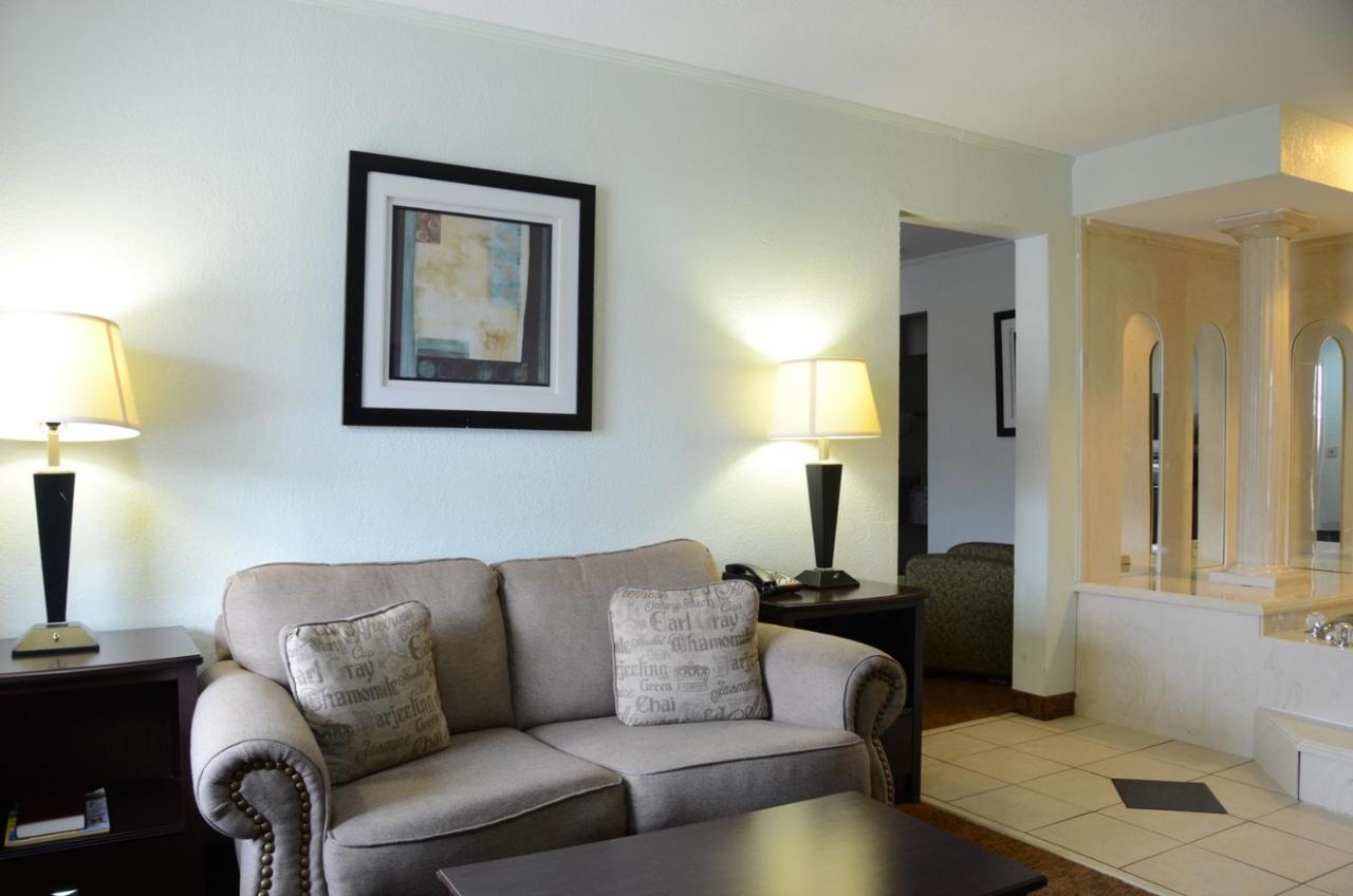 Quality Inn & Suites Covington Экстерьер фото